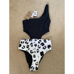 NWT Lexi Cut Out One Shoulder One Piece Cheeky